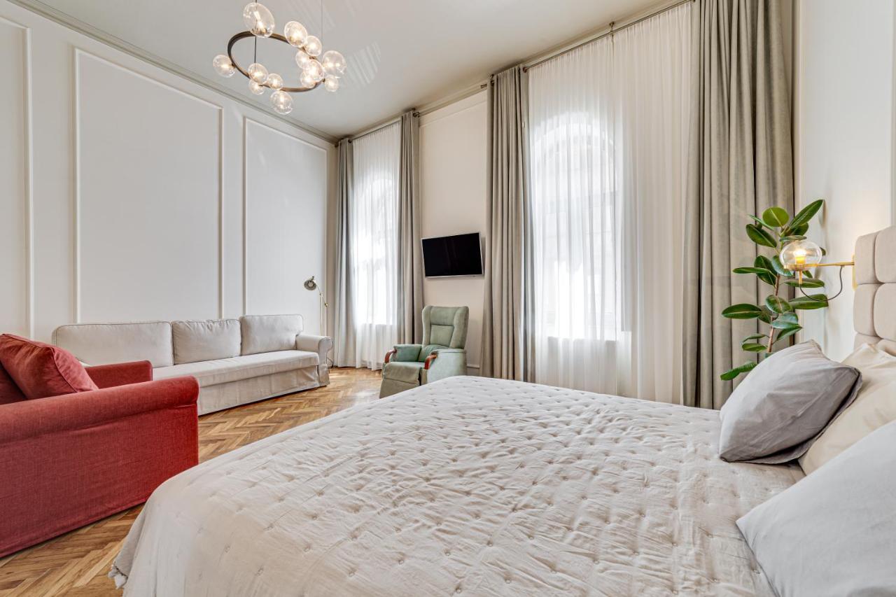Central Family Apartment Arad Esterno foto