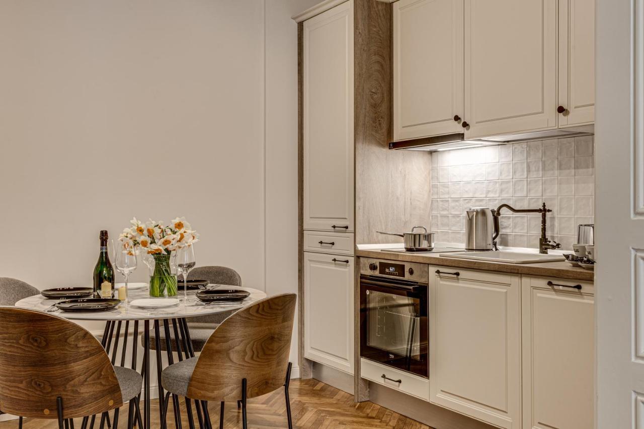 Central Family Apartment Arad Esterno foto