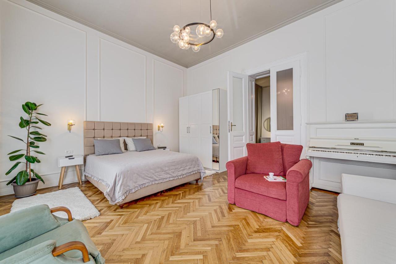 Central Family Apartment Arad Esterno foto