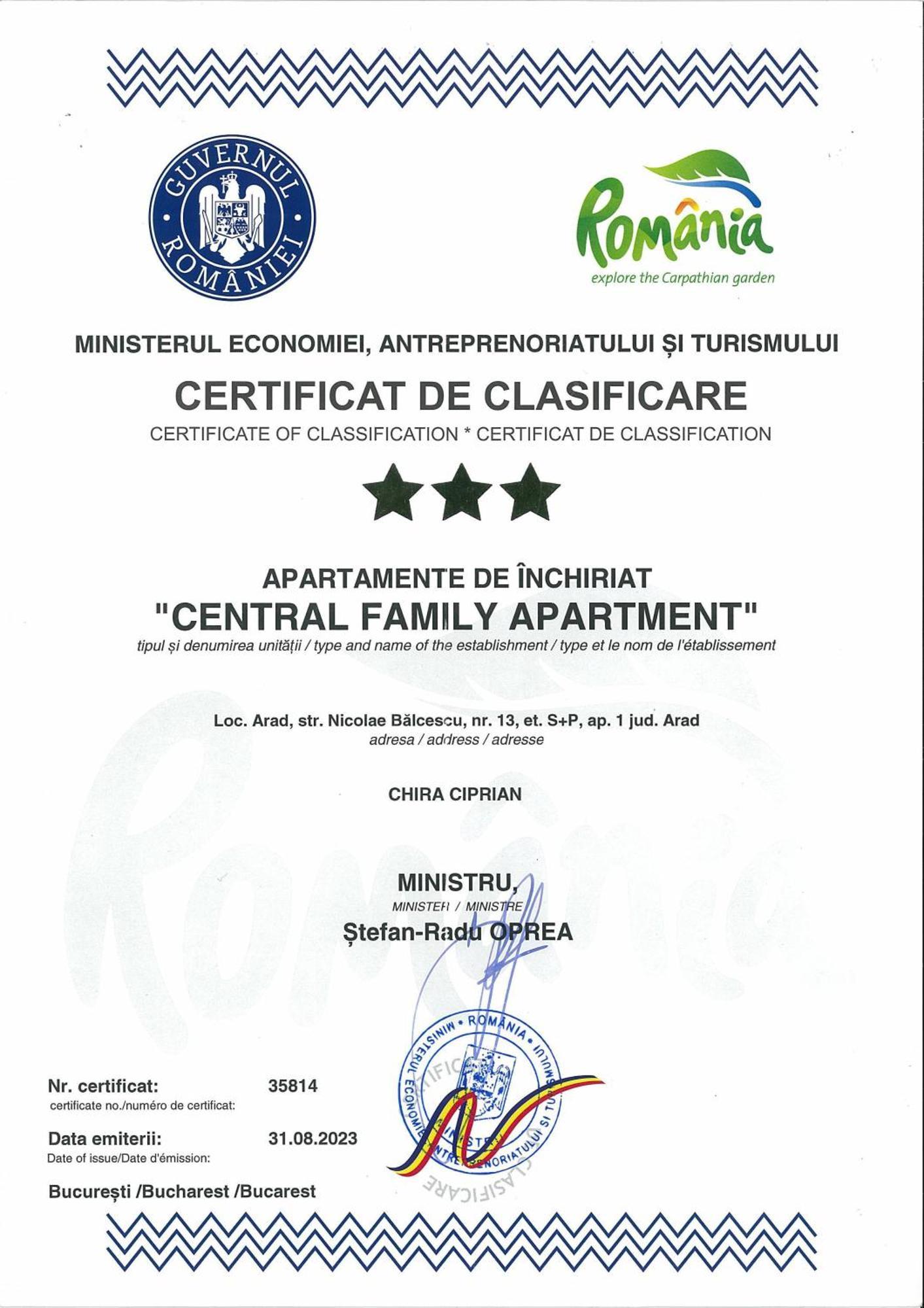 Central Family Apartment Arad Esterno foto